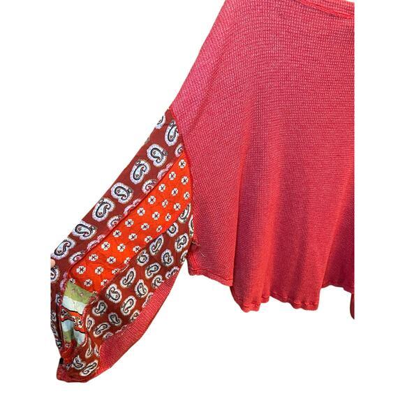 Free People We the Free Women Small Blossom Thermal Top Red Bandana Sleeves Boho - Picture 13 of 17